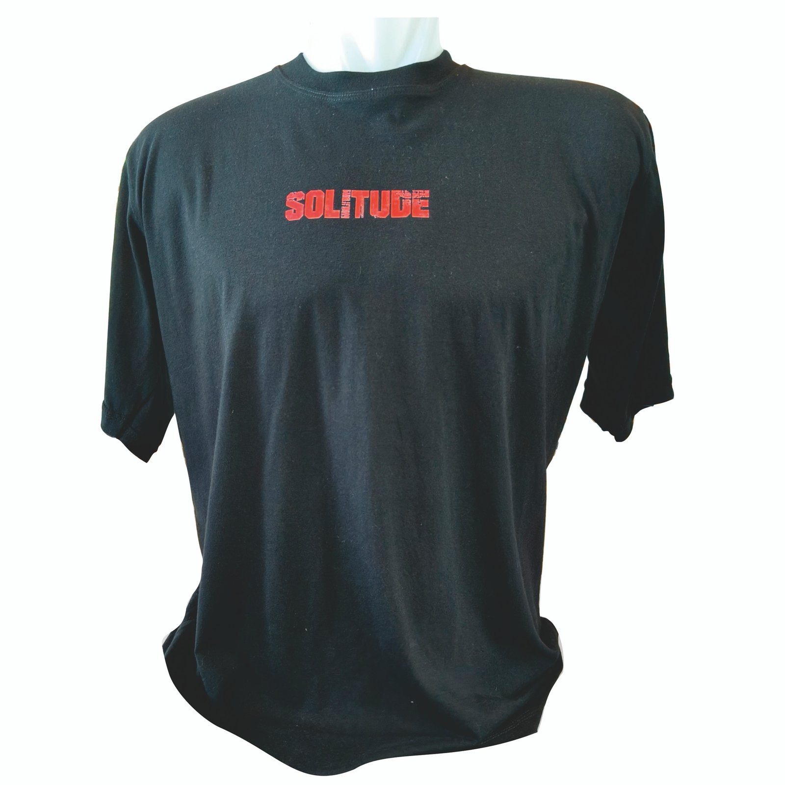 kaos solitude hitam